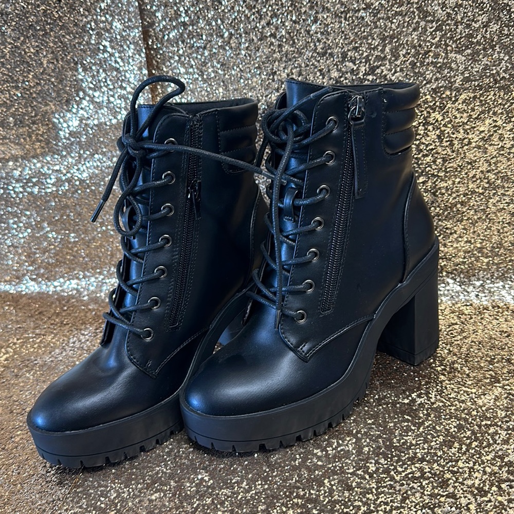 Black heel boots